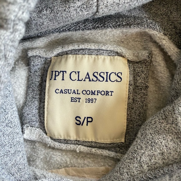 Varsity “University of Waterloo” hoodie - Picture 3 of 3